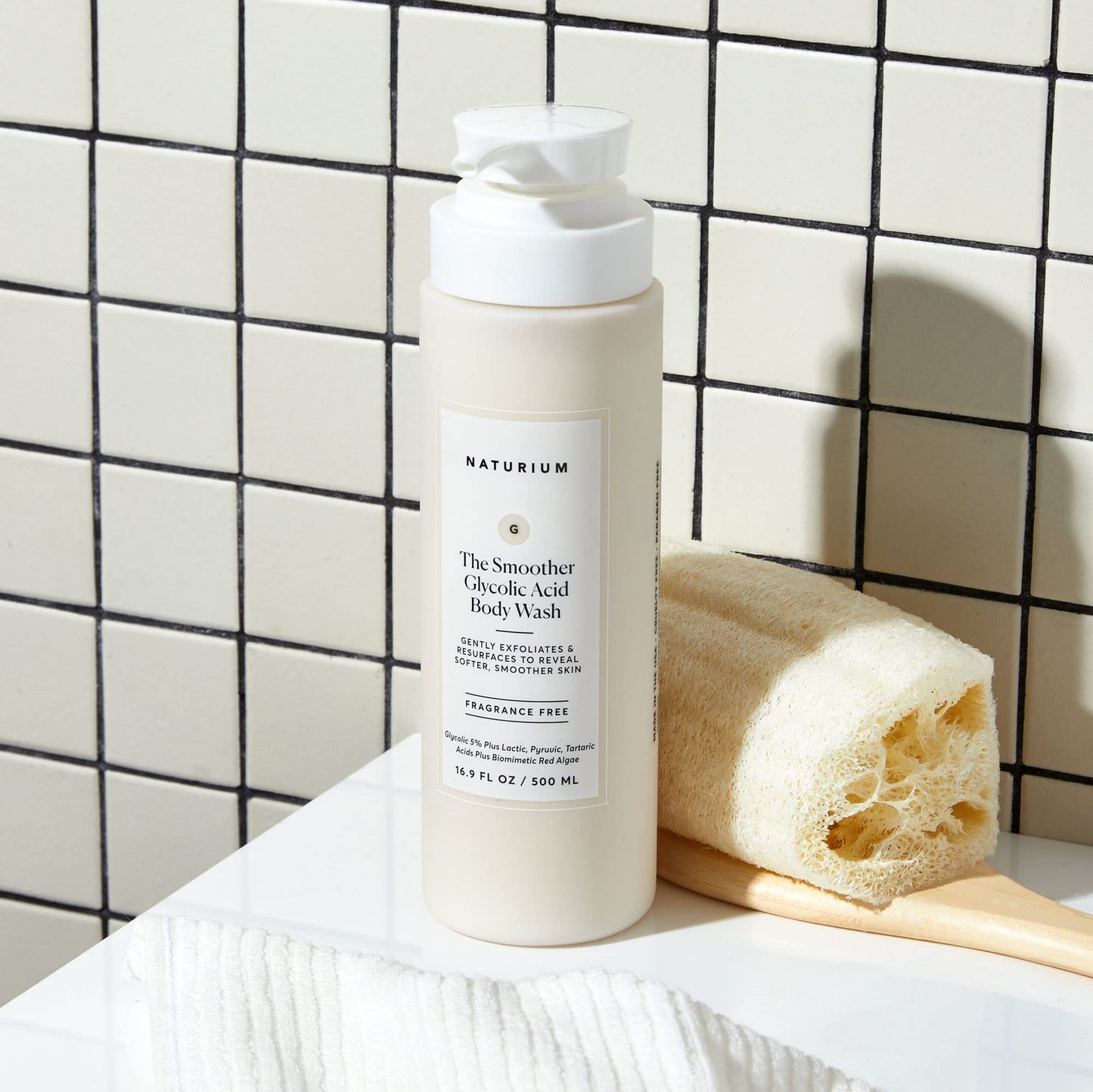 NATURIUM THE SMOOTHER GLYCOLIC ACID EXFOLIATING BODY WASH