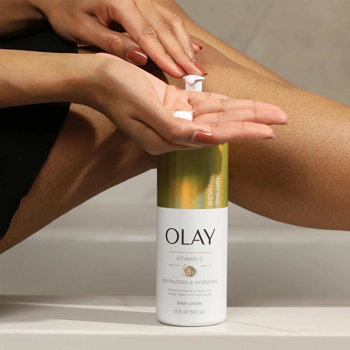 OLAY REVITALIZING & HYDRATING BODY LOTION WITH VITAMIN C